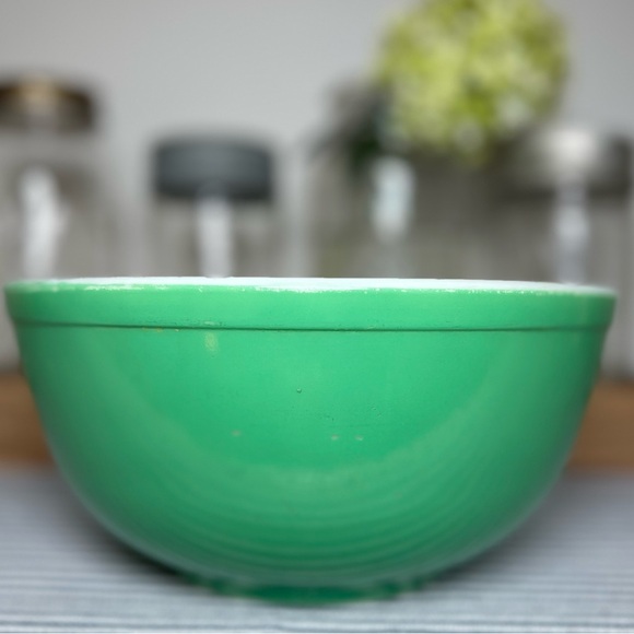 Green PYREX Mixing Bowl “US PAT OFF” - Picture 6 of 13